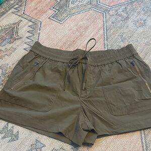 Athleta Trekkie Clay Drawstring Athletic Shorts